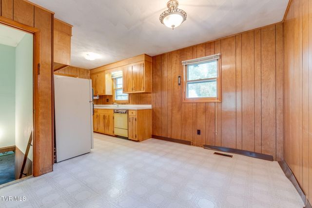 230 Russell Road, Blountville, TN 37617