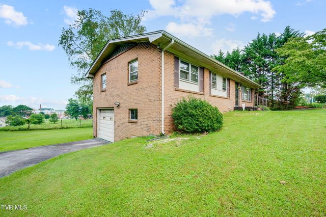 230 Russell Road, Blountville, TN 37617
