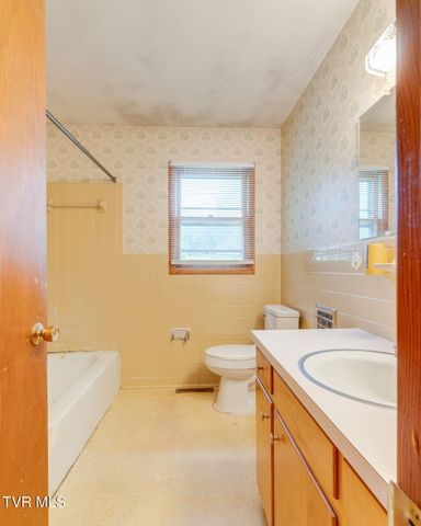 230 Russell Road, Blountville, TN 37617