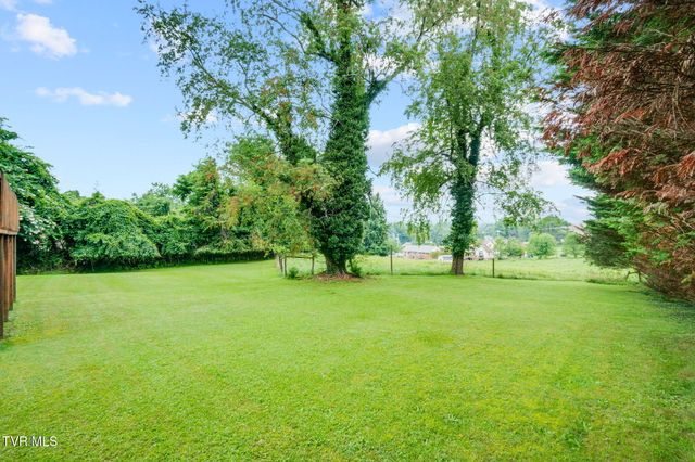 230 Russell Road, Blountville, TN 37617