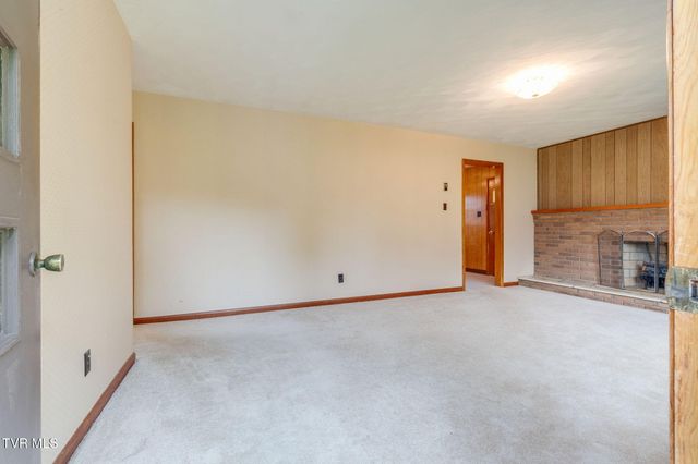 230 Russell Road, Blountville, TN 37617