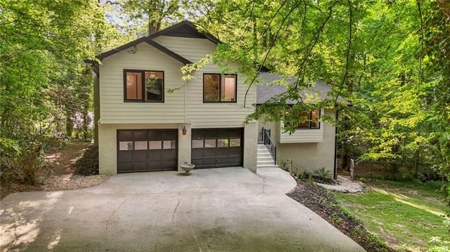 482 Willowbrook Drive SE, Smyrna, GA 30082