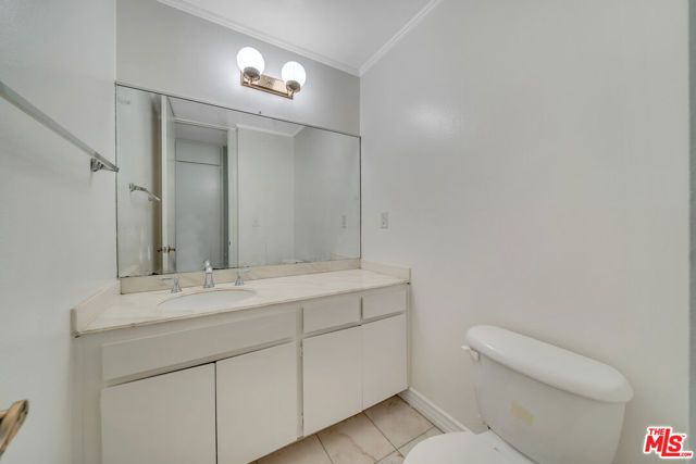 12124 Goshen Avenue 206, Los Angeles, CA 90049