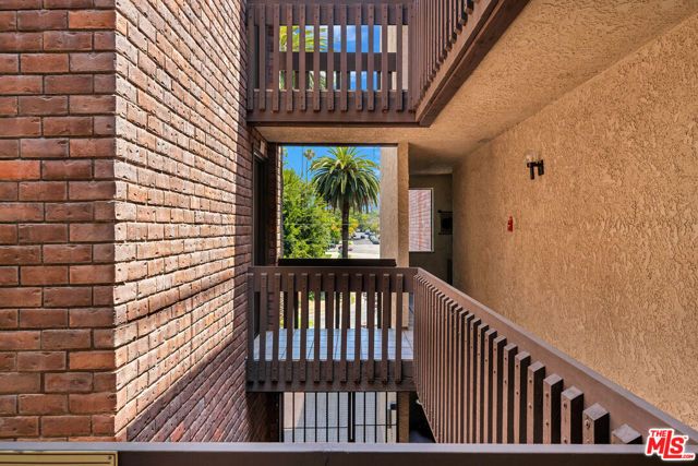 12124 Goshen Avenue 206, Los Angeles, CA 90049