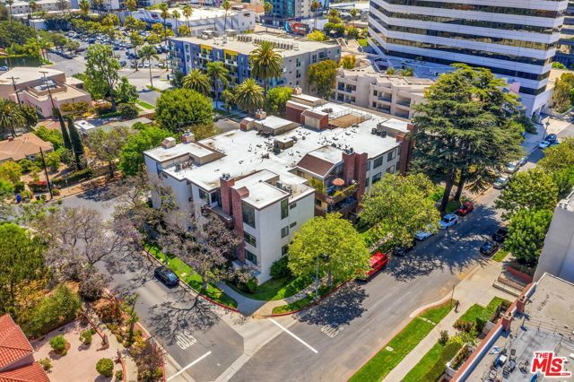 12124 Goshen Avenue 206, Los Angeles, CA 90049