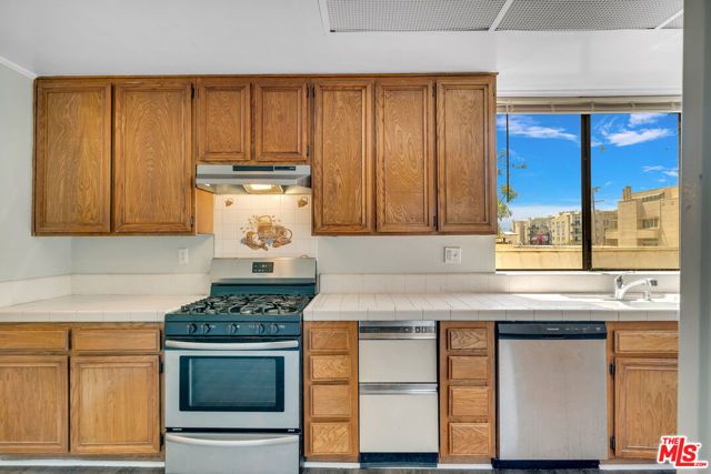 12124 Goshen Avenue 206, Los Angeles, CA 90049