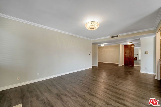 12124 Goshen Avenue 206, Los Angeles, CA 90049