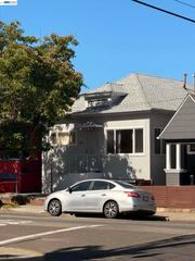 1725 Bay St, Alameda, CA 94501