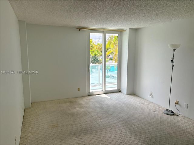 100 Bayview Dr 217, Sunny Isles Beach, FL 33160