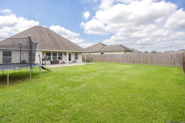 15679 Heartstone Dr, Prairieville, LA 70769