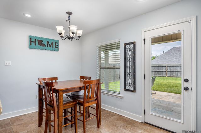 15679 Heartstone Dr, Prairieville, LA 70769