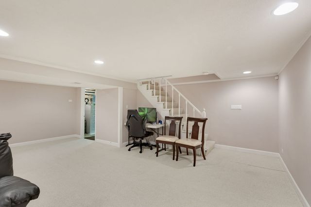 1685 Dartmouth Lane, Deerfield, IL 60015