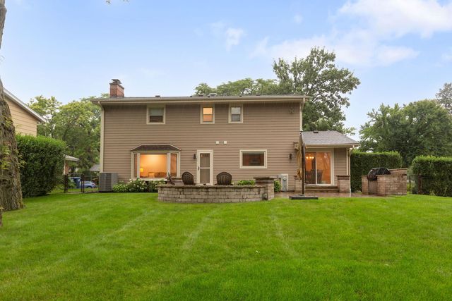 1685 Dartmouth Lane, Deerfield, IL 60015