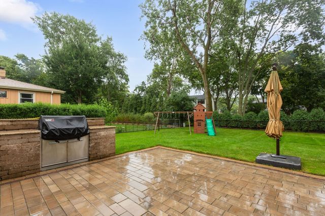 1685 Dartmouth Lane, Deerfield, IL 60015