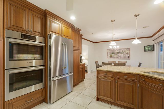 1685 Dartmouth Lane, Deerfield, IL 60015