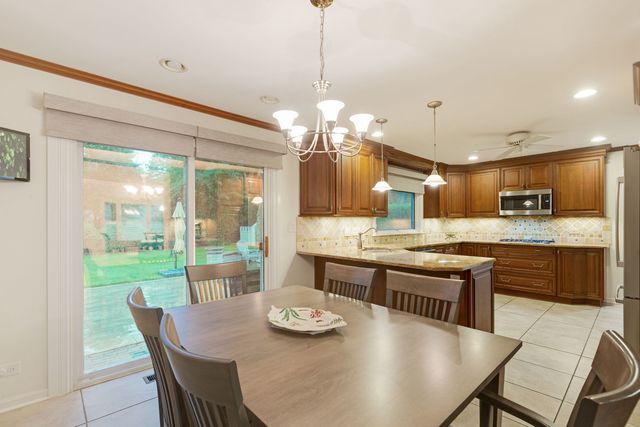 1685 Dartmouth Lane, Deerfield, IL 60015