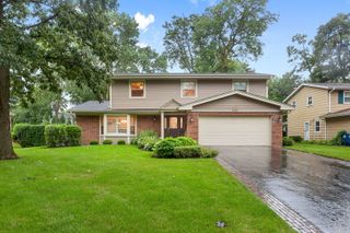 1685 Dartmouth Lane, Deerfield, IL 60015
