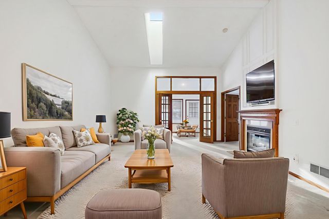 10849 Lexington Drive, Eden Prairie, MN 55344