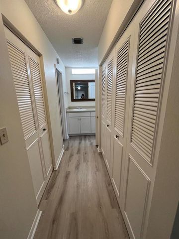 5975 Forest Hill Boulevard 201, West Palm Beach, FL 33415