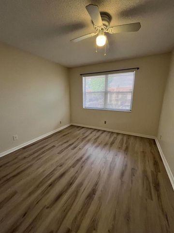 5975 Forest Hill Boulevard 201, West Palm Beach, FL 33415