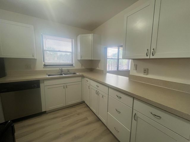 5975 Forest Hill Boulevard 201, West Palm Beach, FL 33415