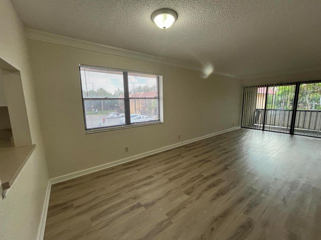 5975 Forest Hill Boulevard 201, West Palm Beach, FL 33415
