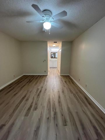 5975 Forest Hill Boulevard 201, West Palm Beach, FL 33415