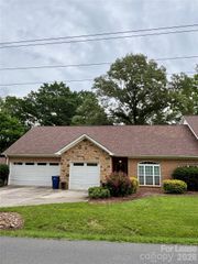 322 Patricia Avenue, Harrisburg, NC 28075