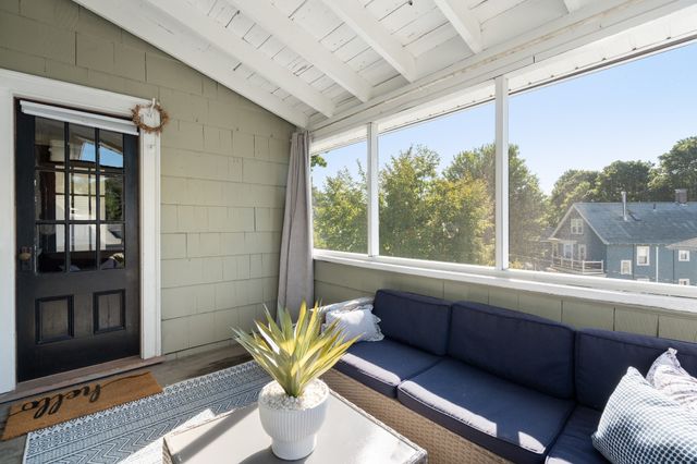 60 Guernsey St 6, Boston, MA 02131
