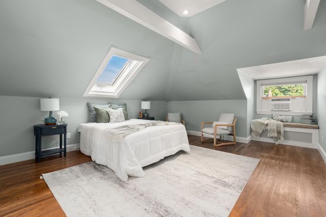 60 Guernsey St 6, Boston, MA 02131