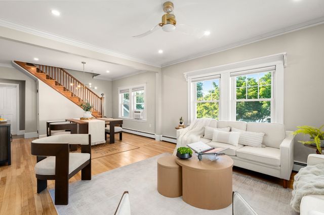 60 Guernsey St 6, Boston, MA 02131