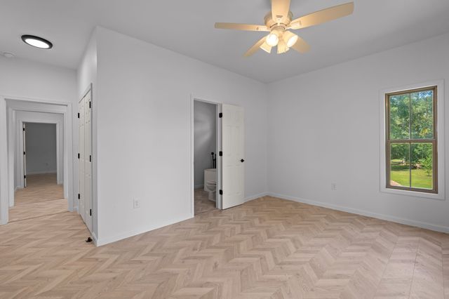 324 Fisherdale Dr, Decaturville, TN 38329