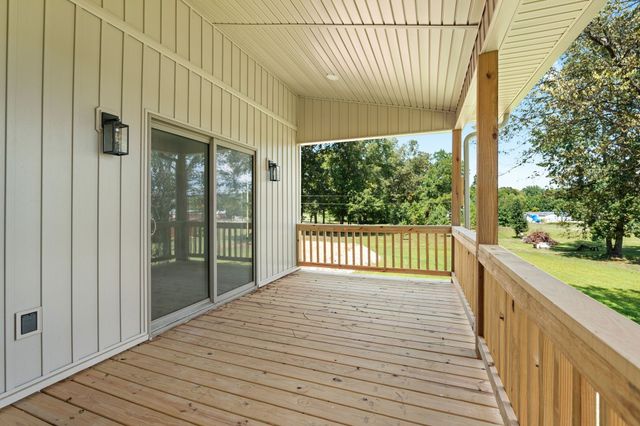 324 Fisherdale Dr, Decaturville, TN 38329