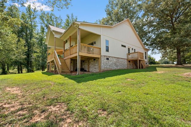 324 Fisherdale Dr, Decaturville, TN 38329