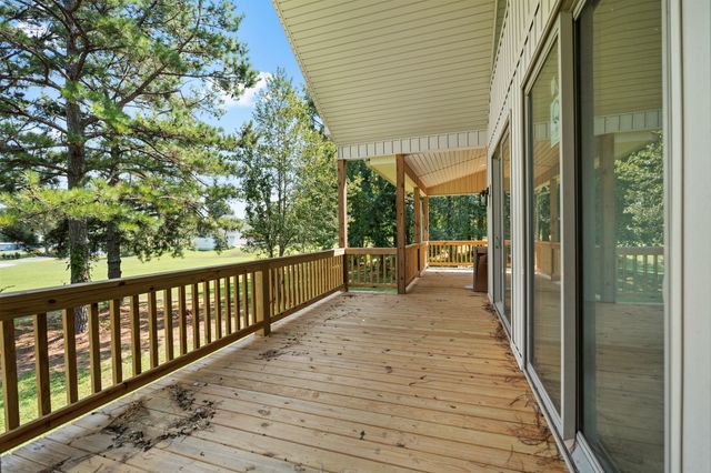 324 Fisherdale Dr, Decaturville, TN 38329