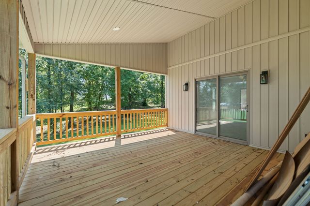 324 Fisherdale Dr, Decaturville, TN 38329