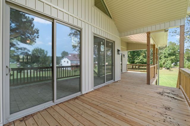 324 Fisherdale Dr, Decaturville, TN 38329