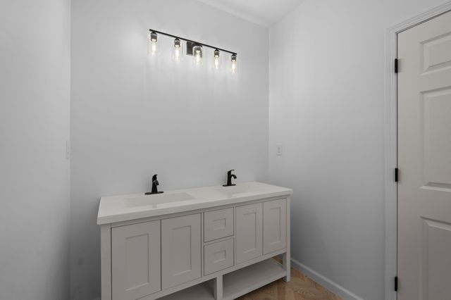 324 Fisherdale Dr, Decaturville, TN 38329