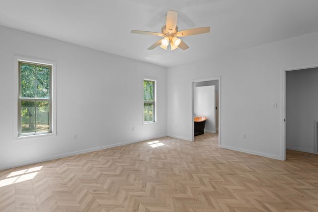 324 Fisherdale Dr, Decaturville, TN 38329