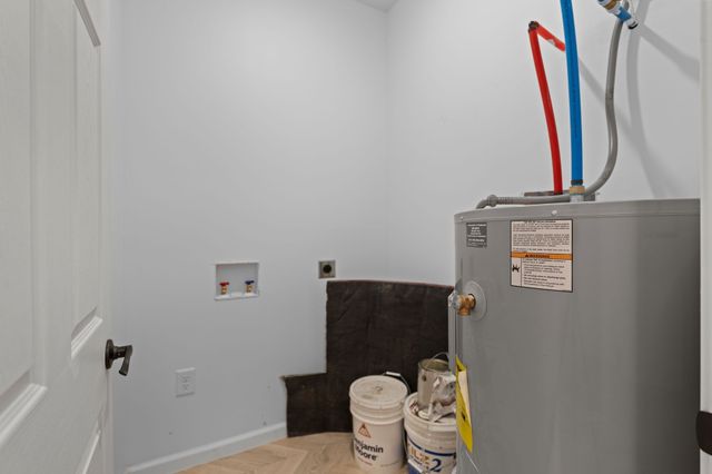 324 Fisherdale Dr, Decaturville, TN 38329