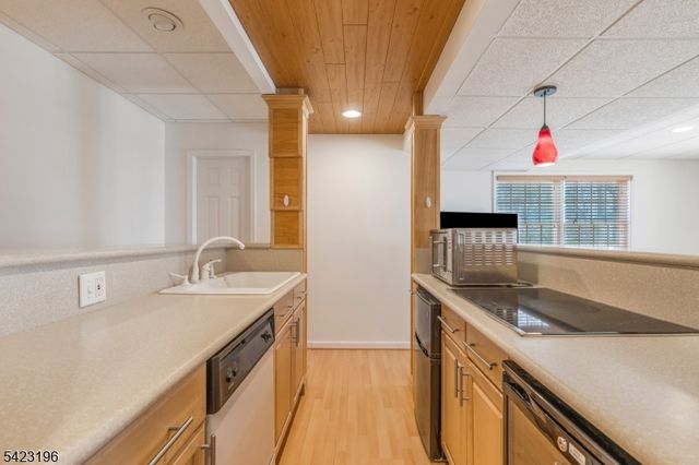 47 Scheurman Terrace, Green Brook Twp., NJ 08812