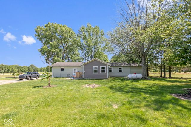 8440 E 216th Street, Cicero, IN 46034