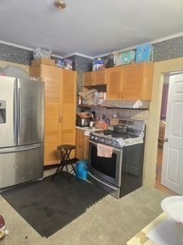 17 Spencer St, Springfield, MA 01118