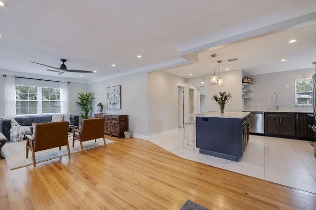 347 LING A MOR TERRACE S, St Petersburg, FL 33705