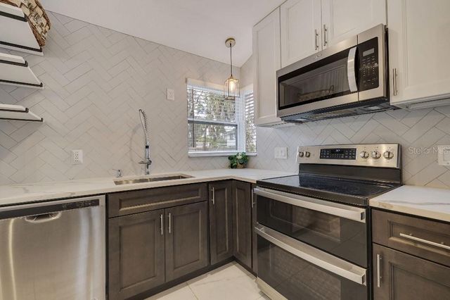 347 LING A MOR TERRACE S, St Petersburg, FL 33705