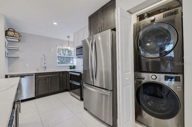 347 LING A MOR TERRACE S, St Petersburg, FL 33705