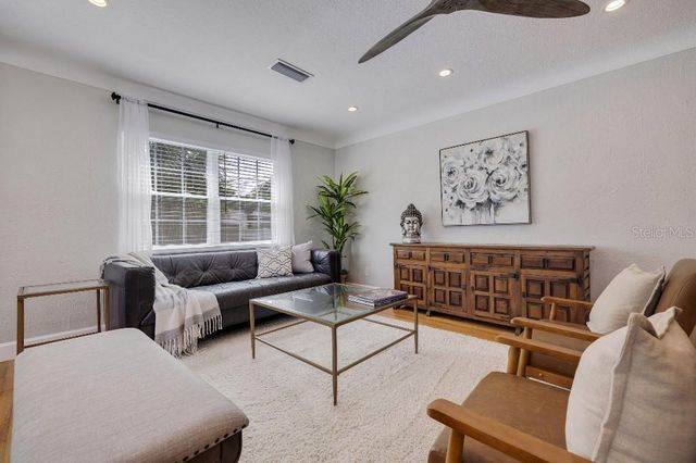 347 LING A MOR TERRACE S, St Petersburg, FL 33705