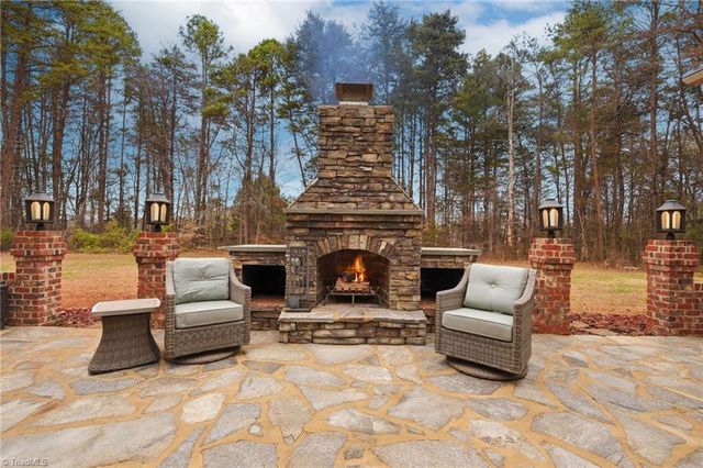 169 King Arthur Lane, Advance, NC 27006