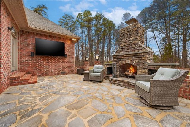 169 King Arthur Lane, Advance, NC 27006