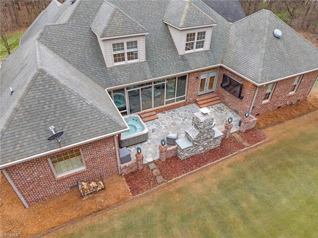 169 King Arthur Lane, Advance, NC 27006